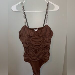 Médium brown bodysuit